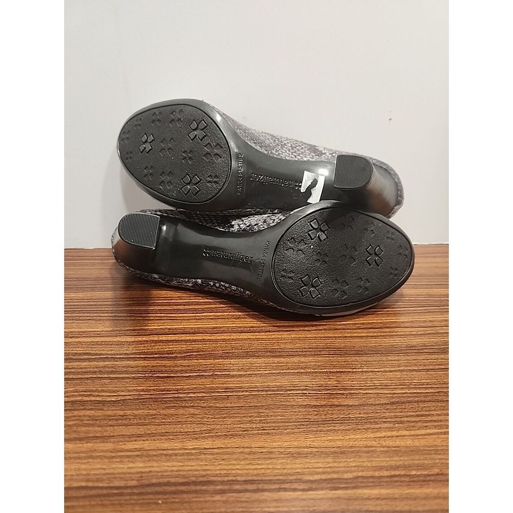 Naturalizer N5 8.5 N Comfort Floral‎ Snake Skin Strap 3 1/2 in. Heel Dress Shoes - Picture 7 of 8